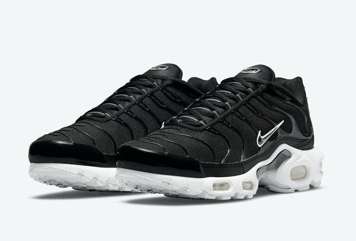 Nike TN - Black & White